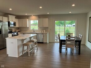 8514 Broad St in Indianapolis, IN - Building Photo - Building Photo