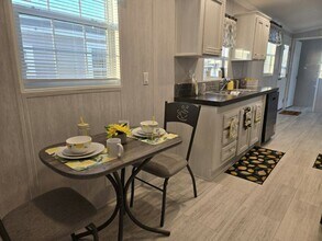 6372 126th Ave N in Largo, FL - Building Photo - Building Photo