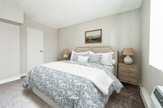 Eagle Rock Apartments at MetroWest in Framingham, MA - Foto de edificio - Building Photo