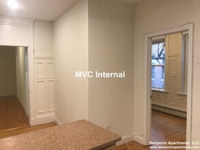 1328 Commonwealth Ave, Unit 8 in Boston, MA - Building Photo - Building Photo