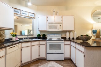 The Fairways at Hurricane Creek in Bryant, AR - Building Photo - Interior Photo