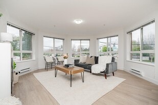 14960 102A Av in Surrey, BC - Building Photo
