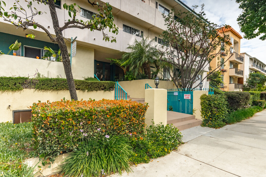 Montana House in Santa Monica, CA - Building Photo