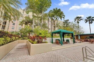 520 SE 5 Ave, Unit 2408 in Fort Lauderdale, FL - Foto de edificio - Building Photo