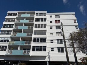 8000 Harding Ave in Miami Beach, FL - Building Photo - Building Photo