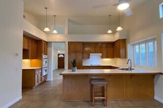 9142 Desert Acacia Ln in Corona, CA - Building Photo - Building Photo