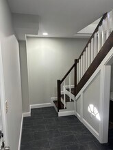 163 Oakdale Ave, Unit 2 in Dedham, MA - Foto de edificio - Building Photo