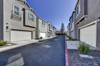 3525 Sparrow Ct in West Sacramento, CA - Building Photo - Building Photo