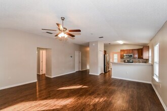 590 Chancellor Dr W in Jacksonville, FL - Building Photo - Building Photo