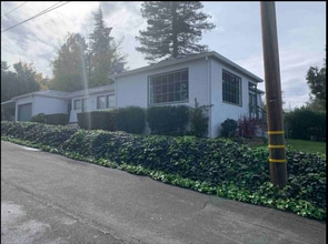 2505 Butte St in Redding, CA - Building Photo - Building Photo