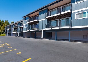 Shadow Hills in Portland, OR - Building Photo - Building Photo