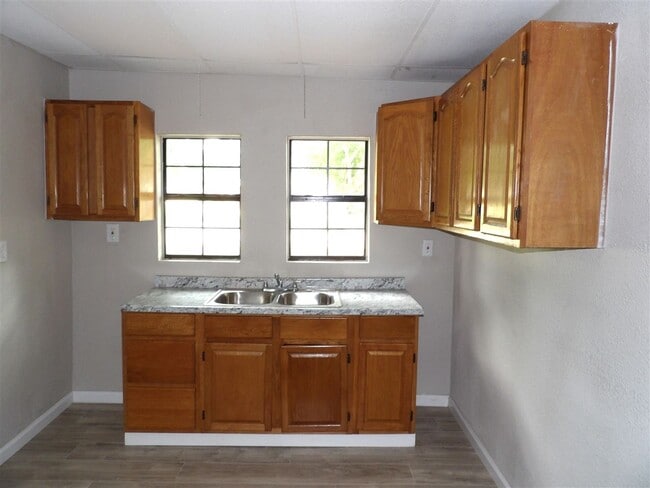 311 NW 5th St in Lawton, OK - Building Photo - Building Photo