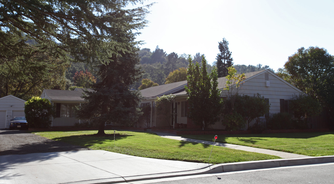 3669 Mosswood Dr in Lafayette, CA - Building Photo