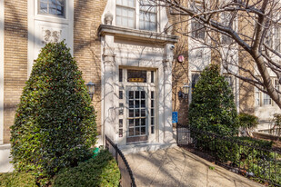 Williamsburg Condominium in Washington, DC - Foto de edificio - Building Photo