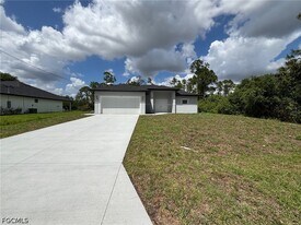 1139 Rahway St in Lehigh Acres, FL - Building Photo
