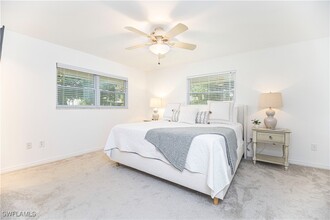 2983 Binnacle Dr in Naples, FL - Foto de edificio - Building Photo