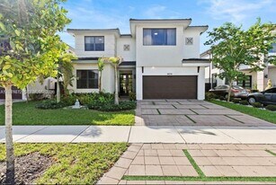 8836 NW 161st Terrace in Miami Lakes, FL - Building Photo