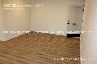1303 SE Jetty Ave in Warrenton, OR - Building Photo - Building Photo