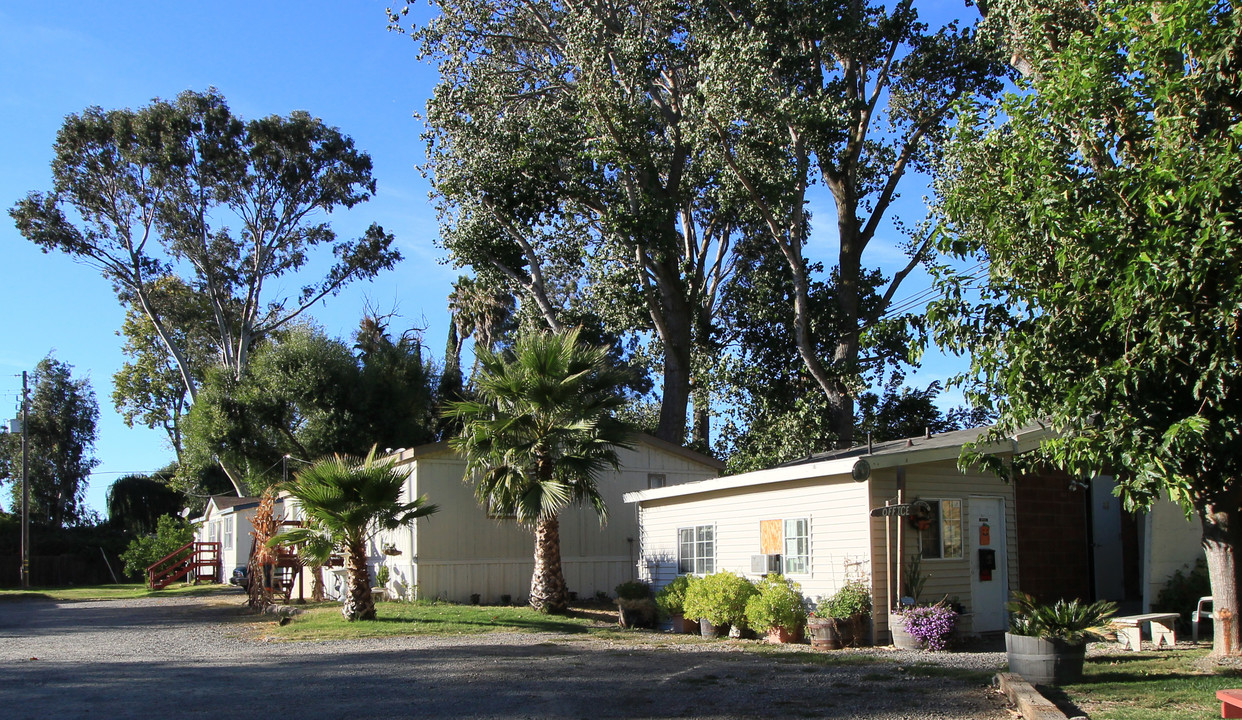 Rancho Marina in Isleton, CA - Building Photo