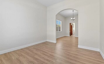 1277 Paradise Loop in Lemoore, CA - Building Photo - Building Photo