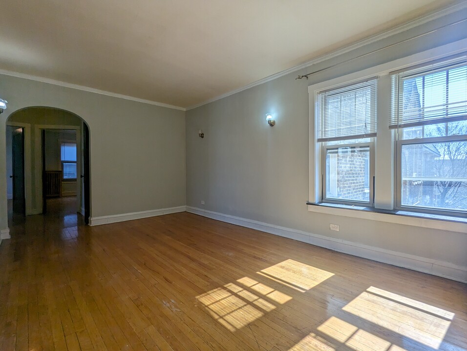 4912 N Hoyne Ave, Unit 2108-3W in Chicago, IL - Foto de edificio