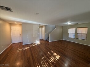 6720 Boston Tea St in Las Vegas, NV - Building Photo - Building Photo