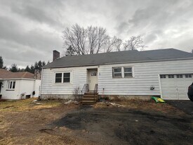 481 Albany Shaker Rd in Albany, NY - Building Photo