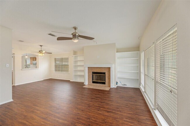 1403 Haley Gray Dr in Pflugerville, TX - Building Photo - Building Photo