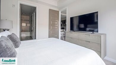 825 Usener St, Unit 909 in Houston, TX - Building Photo - Building Photo