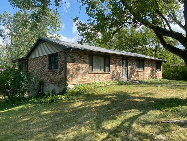 property at 860 NW Park Ln
