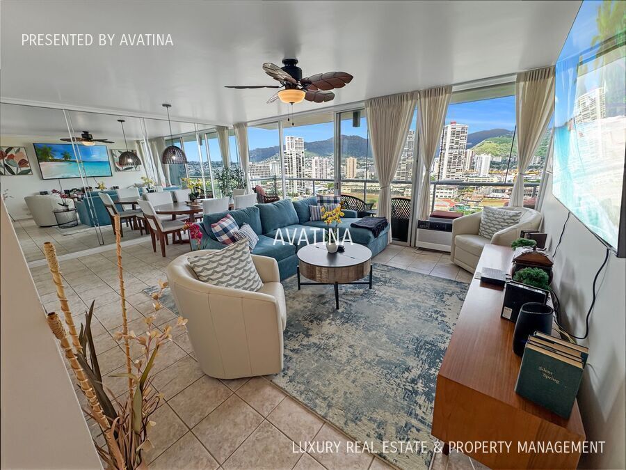 2233 Ala Wai Blvd in Honolulu, HI - Building Photo