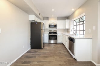 5322 W Riviera Dr in Glendale, AZ - Building Photo - Building Photo