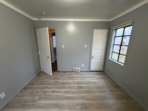 7834 Stahelin Ave in Detroit, MI - Building Photo - Building Photo