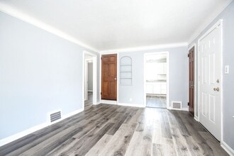 20700 Wilmore Ave in Euclid, OH - Building Photo - Building Photo