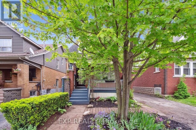 property at 289 Houghton Ave S