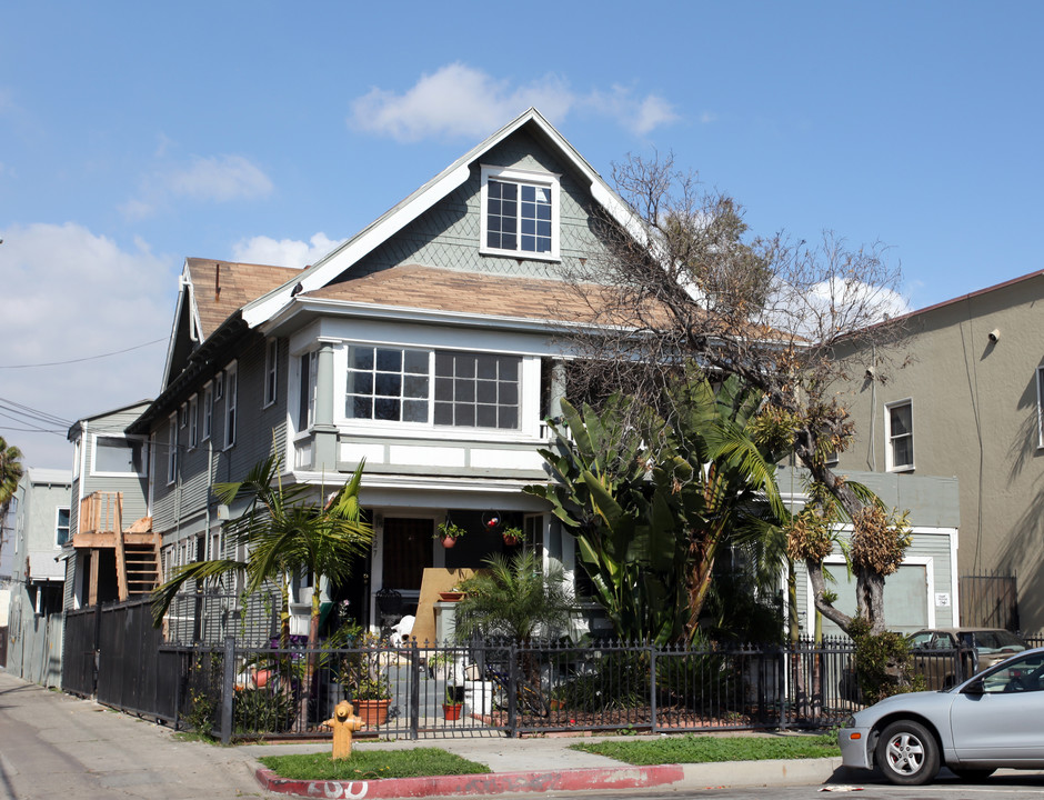 427-431 W 9th St in Long Beach, CA - Building Photo