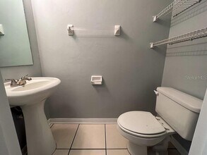 5048 NW 1st Pl in Gainesville, FL - Building Photo - Building Photo