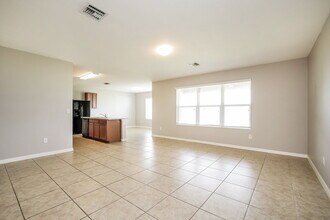 2520 SW 15th Pl in Cape Coral, FL - Foto de edificio - Building Photo