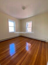 55 Lawn St, Unit 55 Lawn St in Boston, MA - Foto de edificio - Building Photo