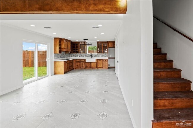 10 Karen Dr in Alton, TX - Building Photo - Building Photo