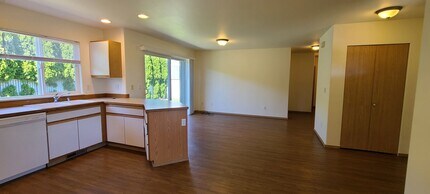 733-735-735 Peterson Rd in Burlington, WA - Building Photo - Building Photo