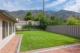 1360 Tropical Ave in Pasadena, CA - Building Photo