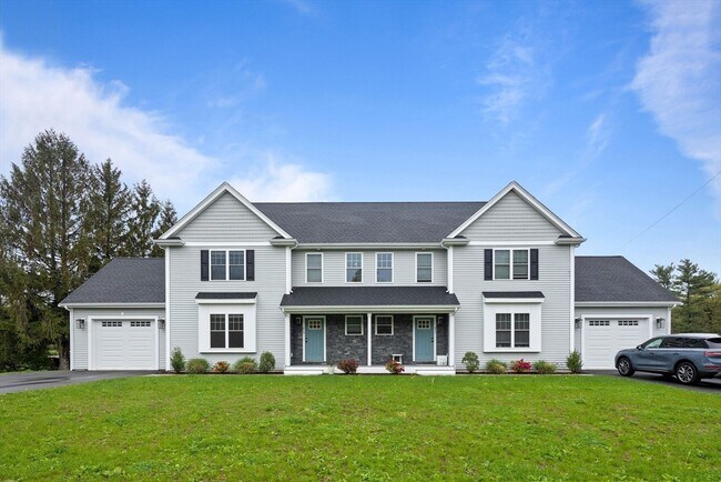 413 South St in Foxboro, MA - Building Photo - Building Photo