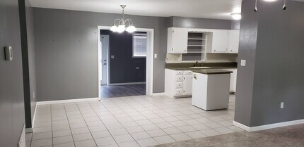 2302 Hutchinson Ave in Leesburg, FL - Building Photo - Building Photo