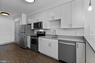 303 McMechen St in Baltimore, MD - Building Photo - Building Photo
