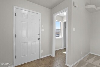 2300 Glitter St in El Paso, TX - Building Photo - Building Photo