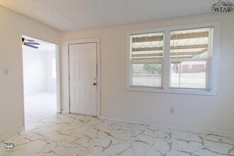 1624 Sunnyside Ln in Wichita Falls, TX - Building Photo - Building Photo