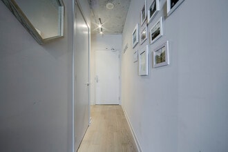 39-839 Brant St in Toronto, ON - Building Photo - Building Photo