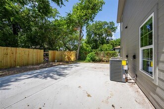 3525 Herrling St in Dallas, TX - Building Photo - Building Photo