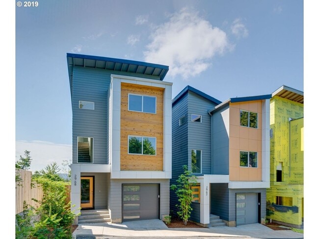 2968 SE 92nd Ave in Portland, OR - Building Photo - Building Photo